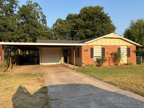 3601 Parkwoods Lane, Oklahoma City, OK 73110