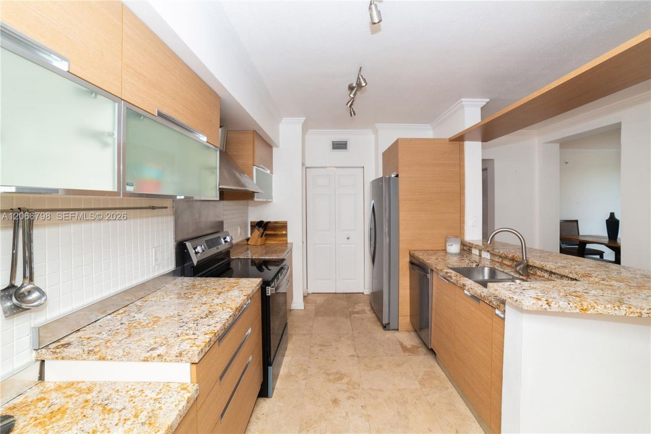 17100 N Bay Rd , Unit 1501, Sunny Isles Beach, FL 33160 Photo
