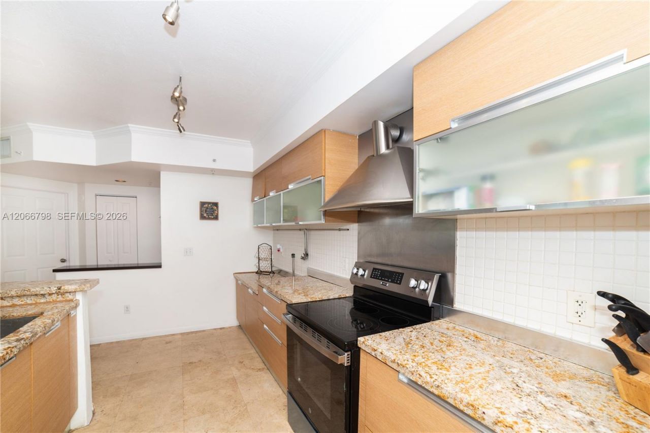 17100 N Bay Rd , Unit 1501, Sunny Isles Beach, FL 33160 Photo