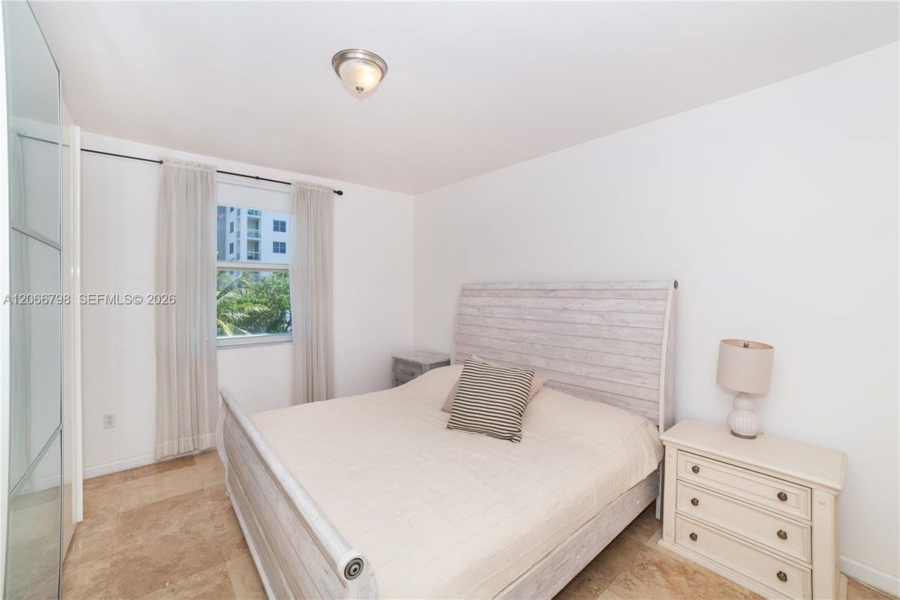 17100 N Bay Rd , Unit 1501, Sunny Isles Beach, FL 33160 Photo