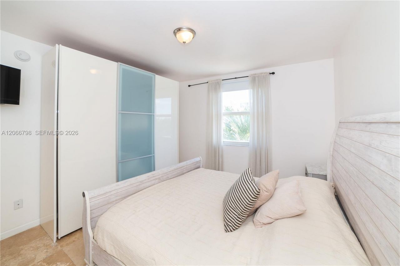 17100 N Bay Rd , Unit 1501, Sunny Isles Beach, FL 33160 Photo