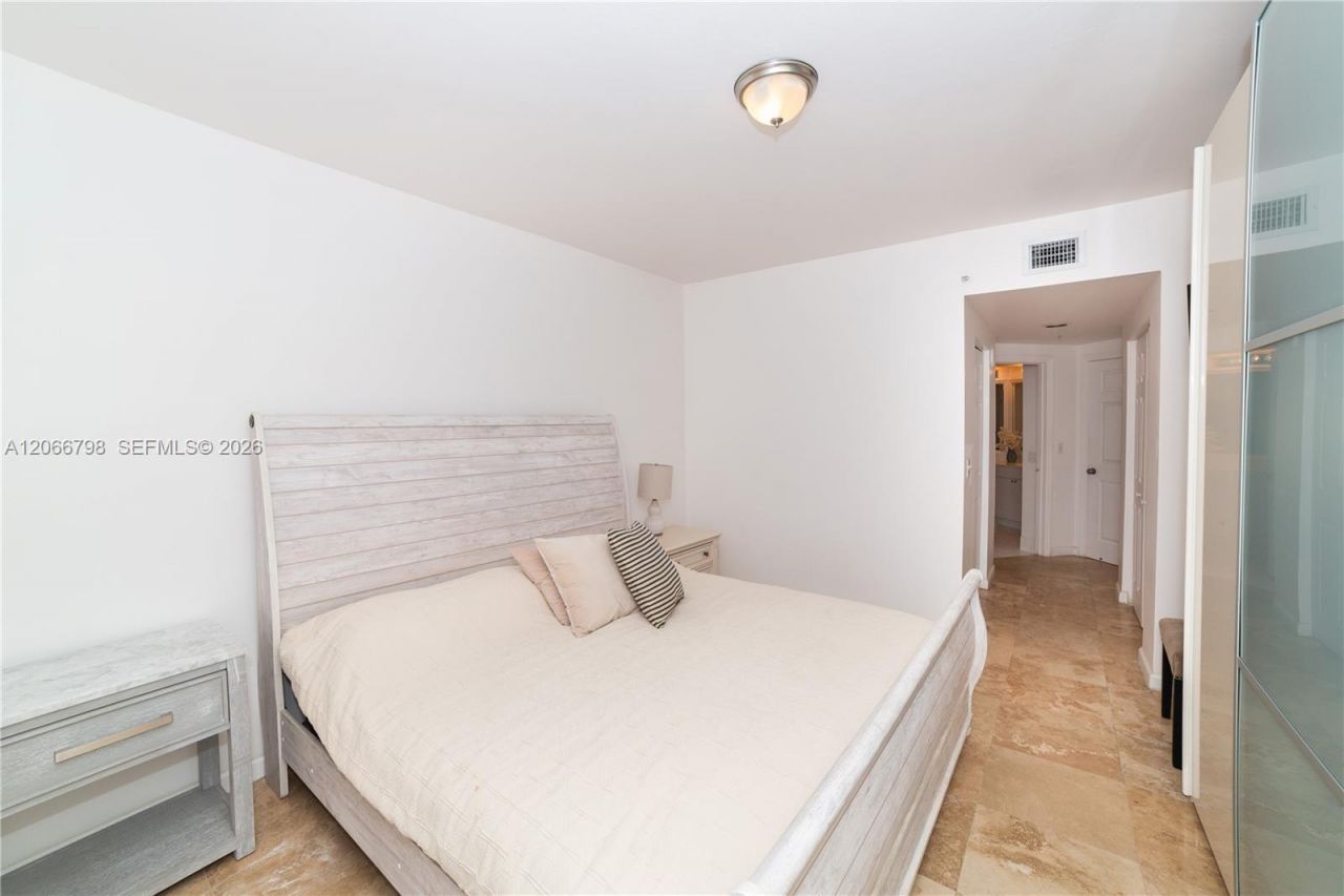 17100 N Bay Rd , Unit 1501, Sunny Isles Beach, FL 33160 Photo