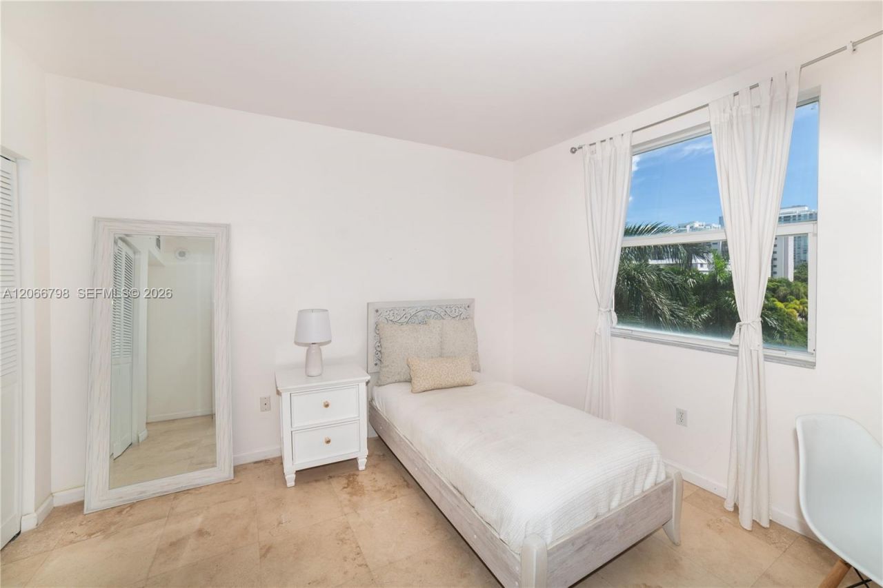 17100 N Bay Rd , Unit 1501, Sunny Isles Beach, FL 33160 Photo