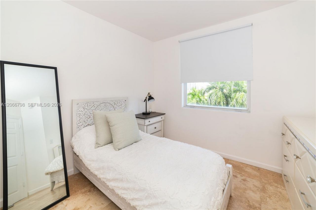 17100 N Bay Rd , Unit 1501, Sunny Isles Beach, FL 33160 Photo