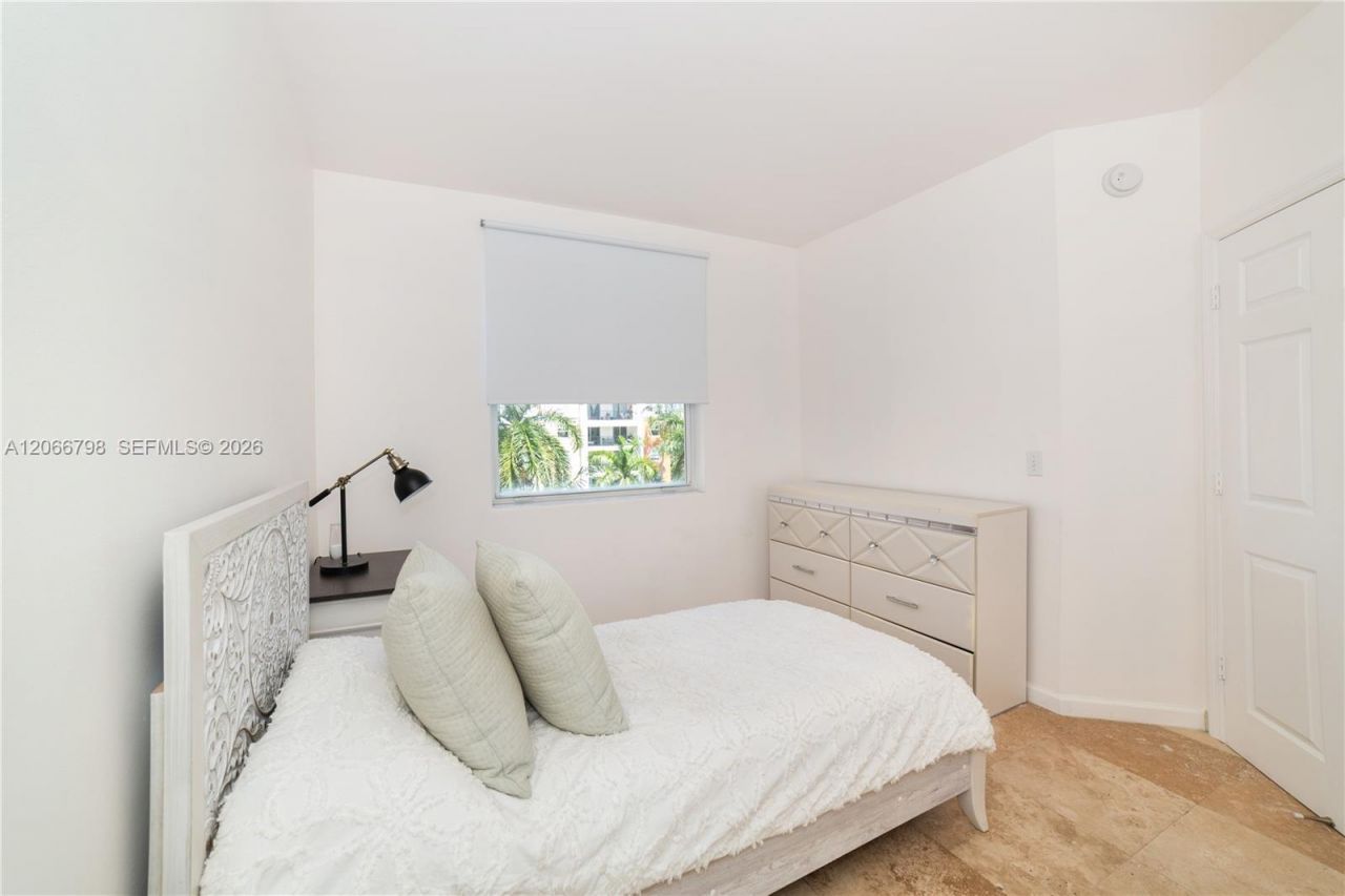 17100 N Bay Rd , Unit 1501, Sunny Isles Beach, FL 33160 Photo