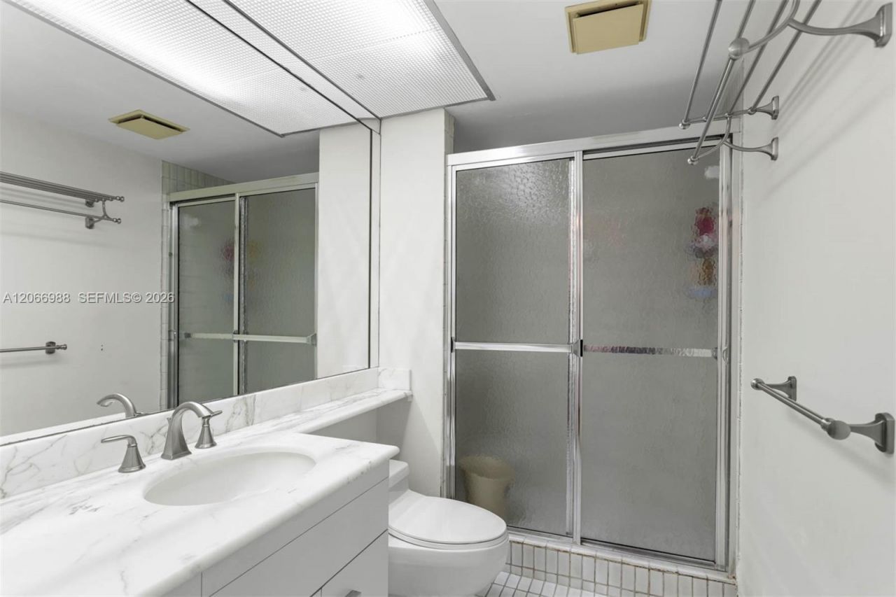 19667 Turnberry Way, Unit 27-B, Aventura, FL 33180 Photo