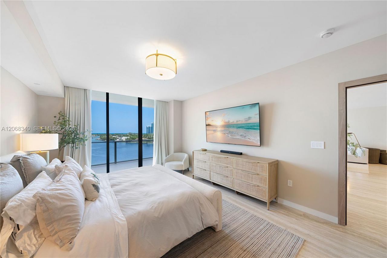 1135 103rd St, Unit PH2, Bay Harbor Islands, FL 33154 Photo