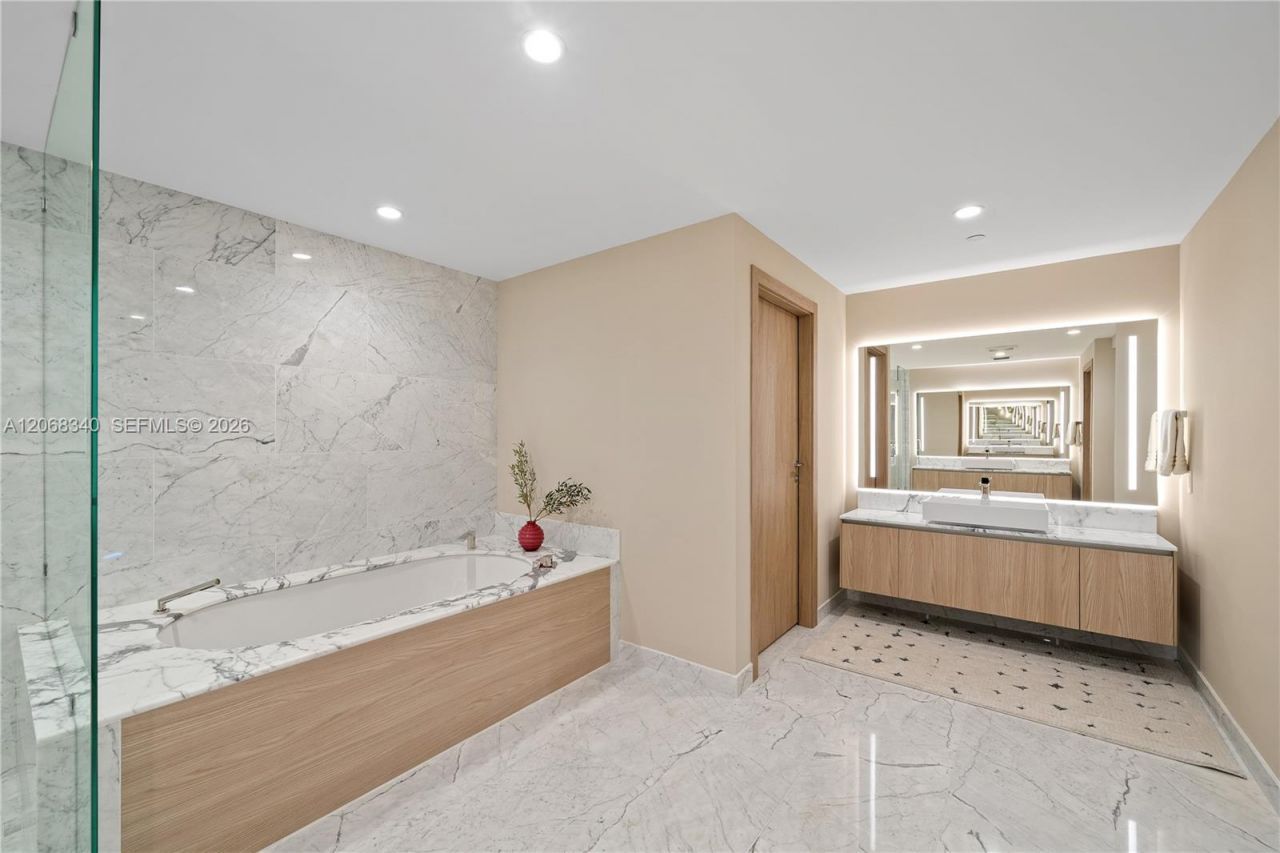 1135 103rd St, Unit PH2, Bay Harbor Islands, FL 33154 Photo