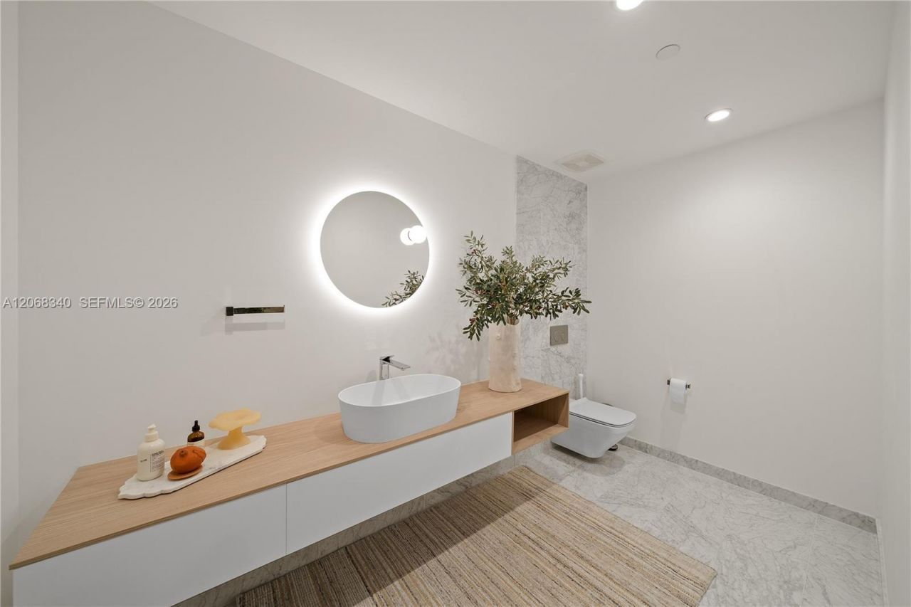 1135 103rd St, Unit PH2, Bay Harbor Islands, FL 33154 Photo
