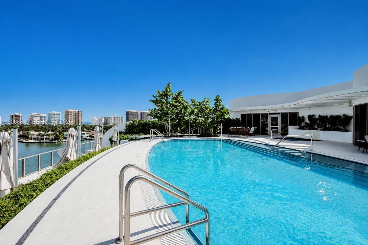 1135 103rd St, Unit PH2, Bay Harbor Islands, FL 33154 Photo