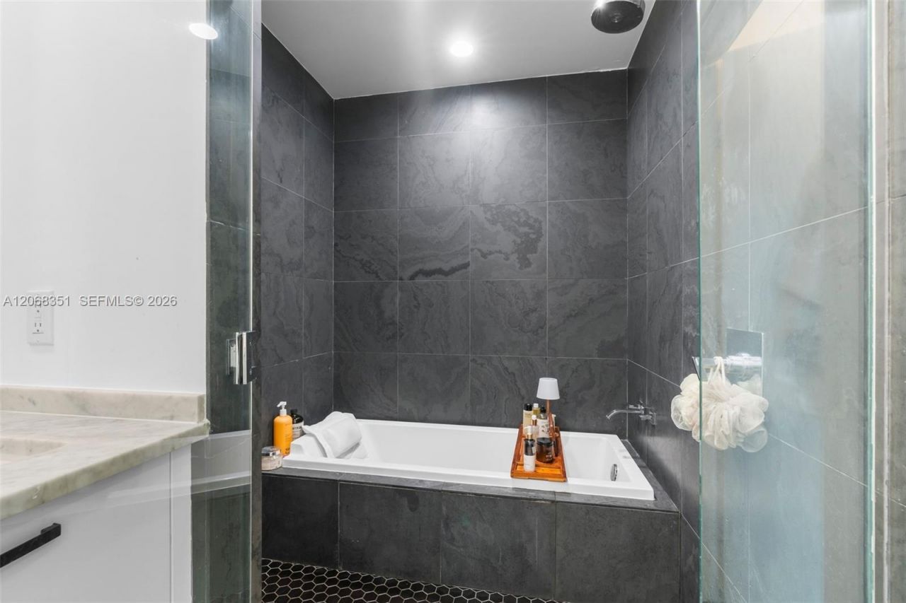 900 Biscayne Blvd, Unit 3103, Miami, FL 33132 Photo