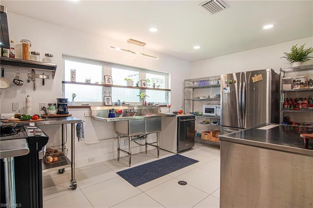 1300 Thompson St, North Fort Myers, FL 33903 Photo