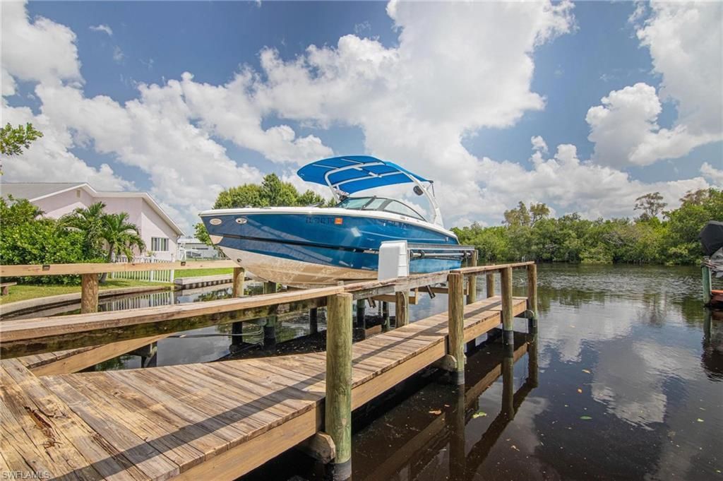 1300 Thompson St, North Fort Myers, FL 33903 Photo
