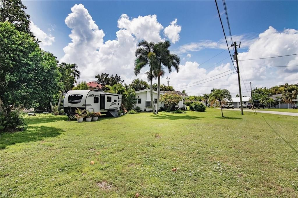 1300 Thompson St, North Fort Myers, FL 33903 Photo