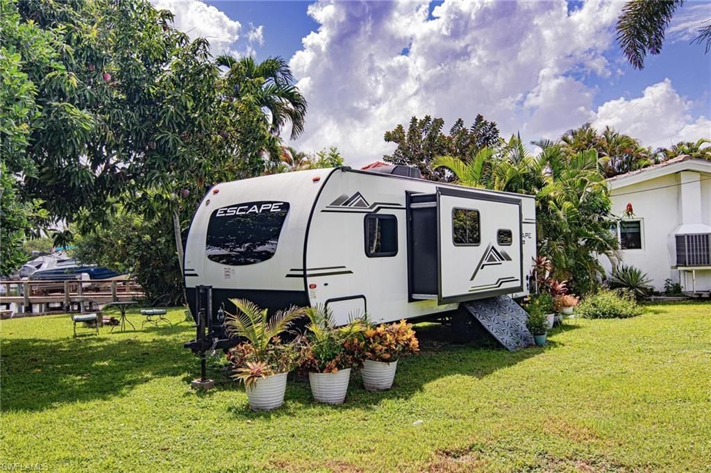 1300 Thompson St, North Fort Myers, FL 33903 Photo