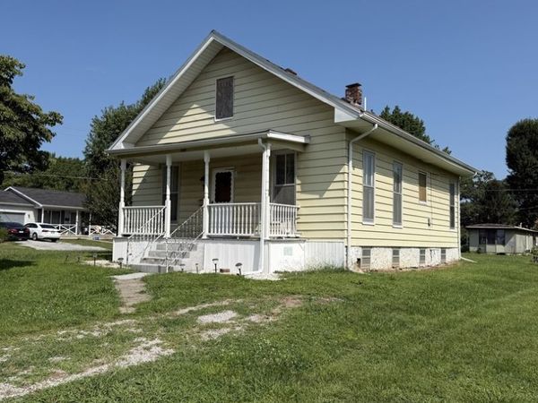 402 E Keyes Street , Duquoin, IL 62832