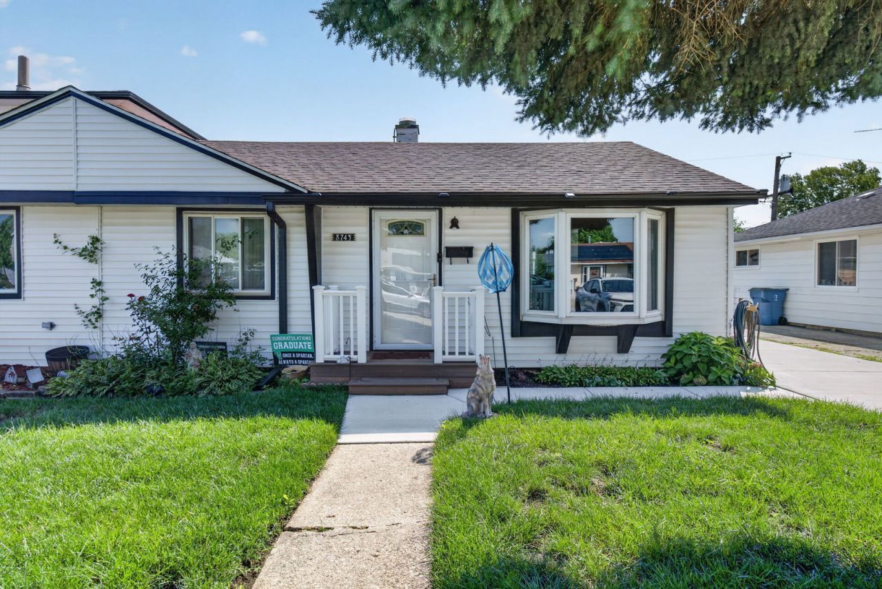 8743 S Kolin Avenue, Hometown, IL 60456 Main Photo
