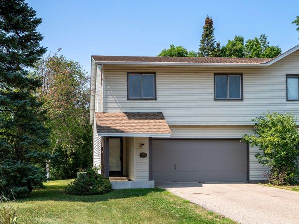 6702 Kara Drive, Eden Prairie, MN 55346