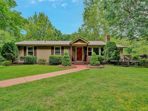 1005 Questor ST , Vinton, VA 24179