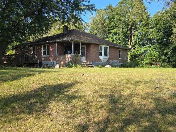 1140 Napoleon Road, Jackson, MI 49201