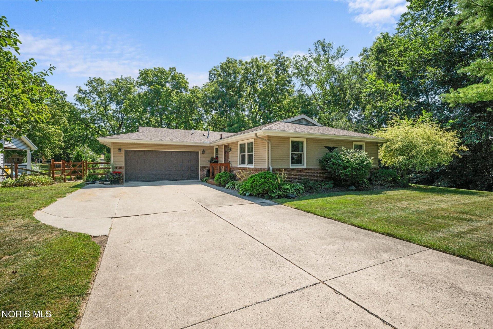 6521 Oakbrook Drive, Whitehouse, OH 43571 Main Photo