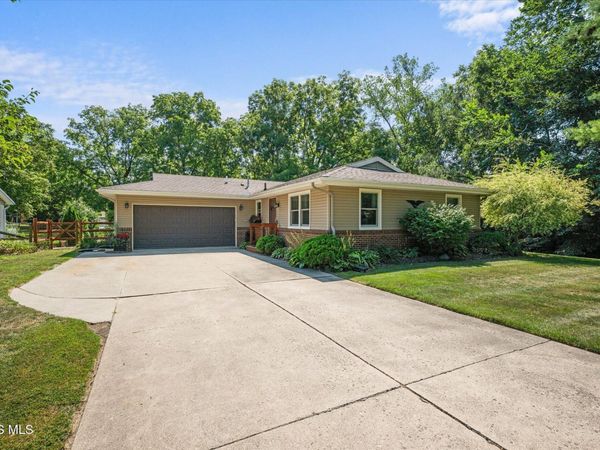 6521 Oakbrook Drive, Whitehouse, OH 43571