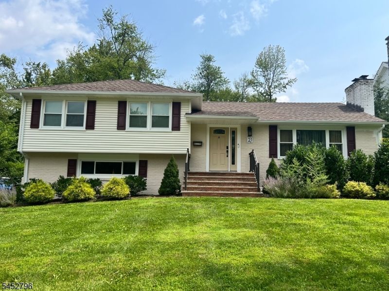 21 Oak Ridge Rd, Berkeley Heights, NJ 07922 Main Photo