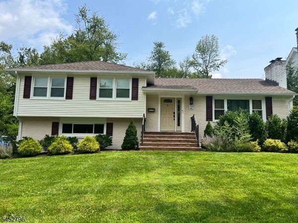 21 Oak Ridge Rd, Berkeley Heights, NJ 07922