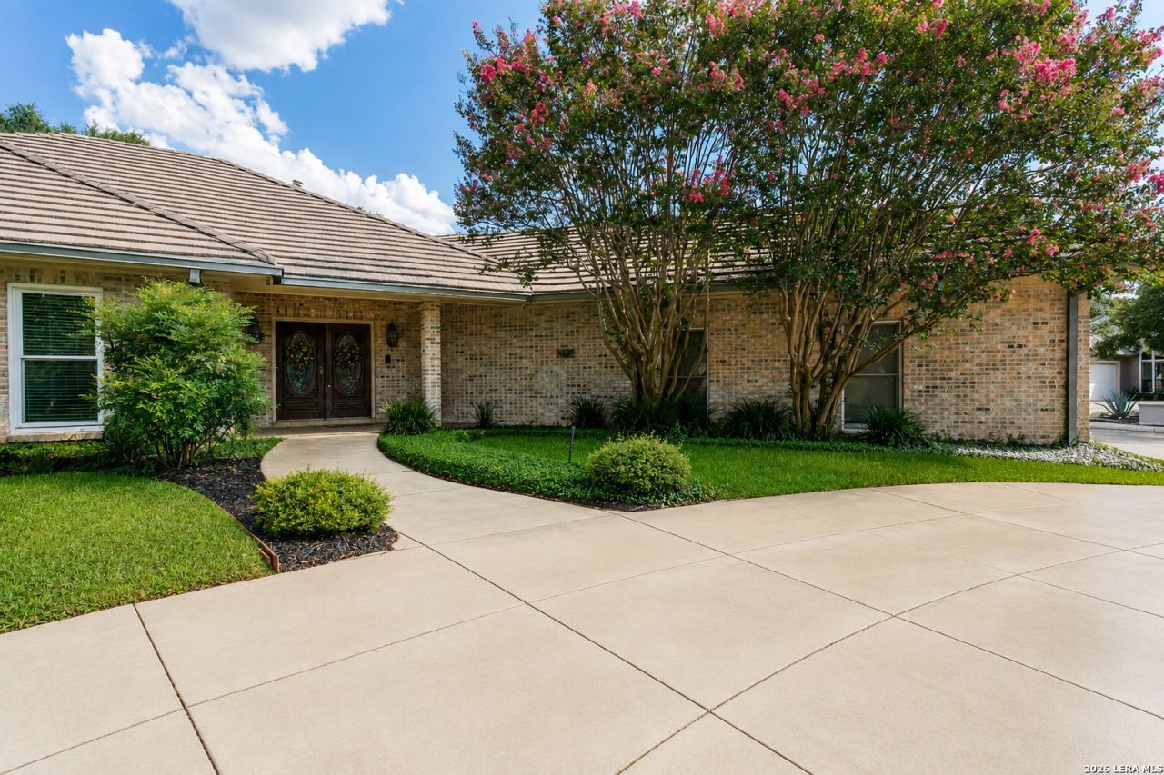 91 Granburg Cir, San Antonio, TX 78218 Main Photo