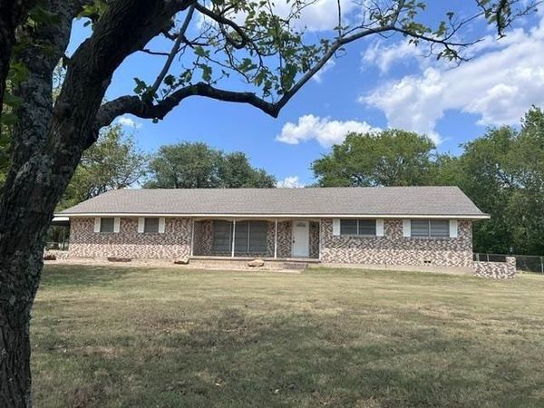 904 Beasley Boulevard , Whitewright, TX 75491