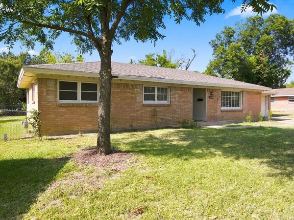 155 Chateau Drive, Fort Worth, TX 76134