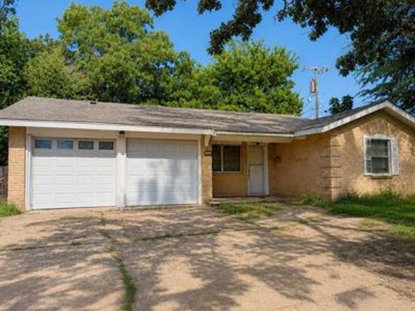 54 NW 29th Street NW, Paris, TX 75460