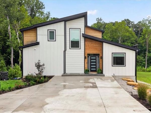 8395 NW Baker Circle, Kansas City, MO 64153