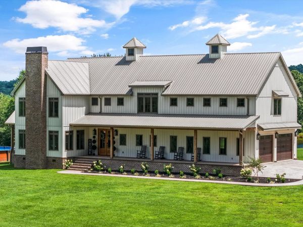 240 John Nitzscheke Rd, Sunbright, TN 37872