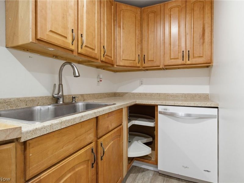 2287 W 42nd Street, Cleveland, OH 44113 Photo 31