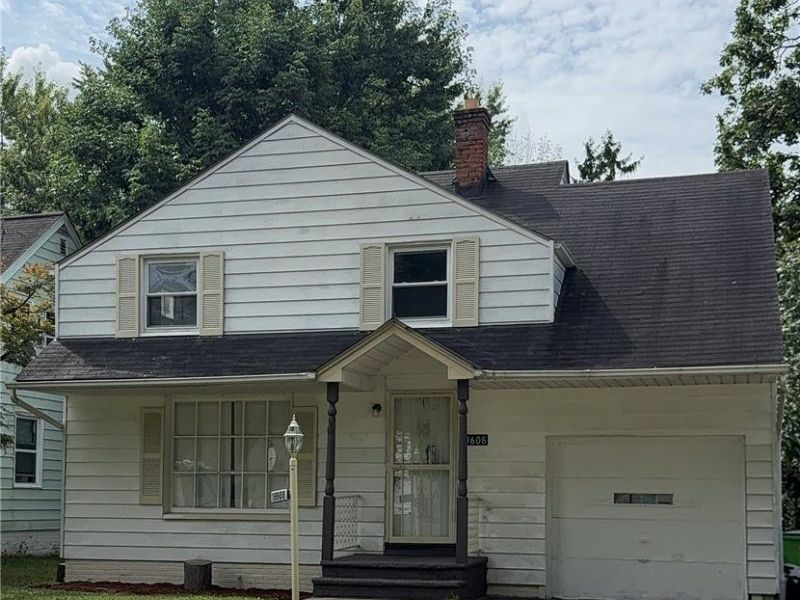 19608 Shakerwood Road, Warrensville Heights, OH 44122 Photo 2