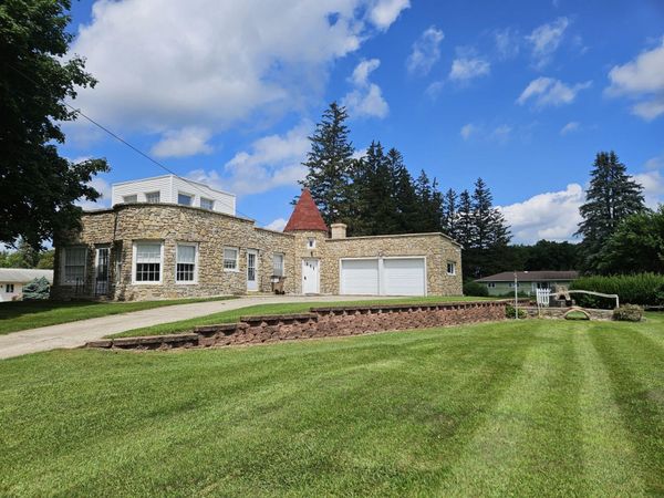 210 Park St., Maynard, IA 50655