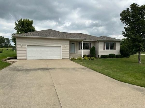 201 Pine Court, Charles City, IA 50616
