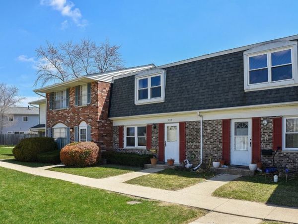 940 Miller Avenue , Streamwood, IL 60107