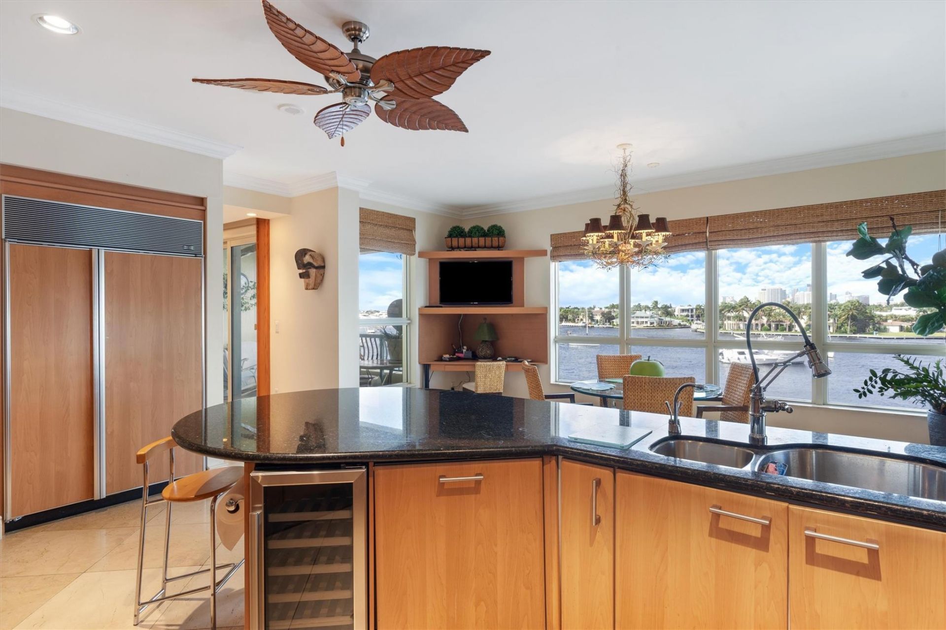 209 N Birch Road, Unit 401, Fort Lauderdale, FL 33304 Photo