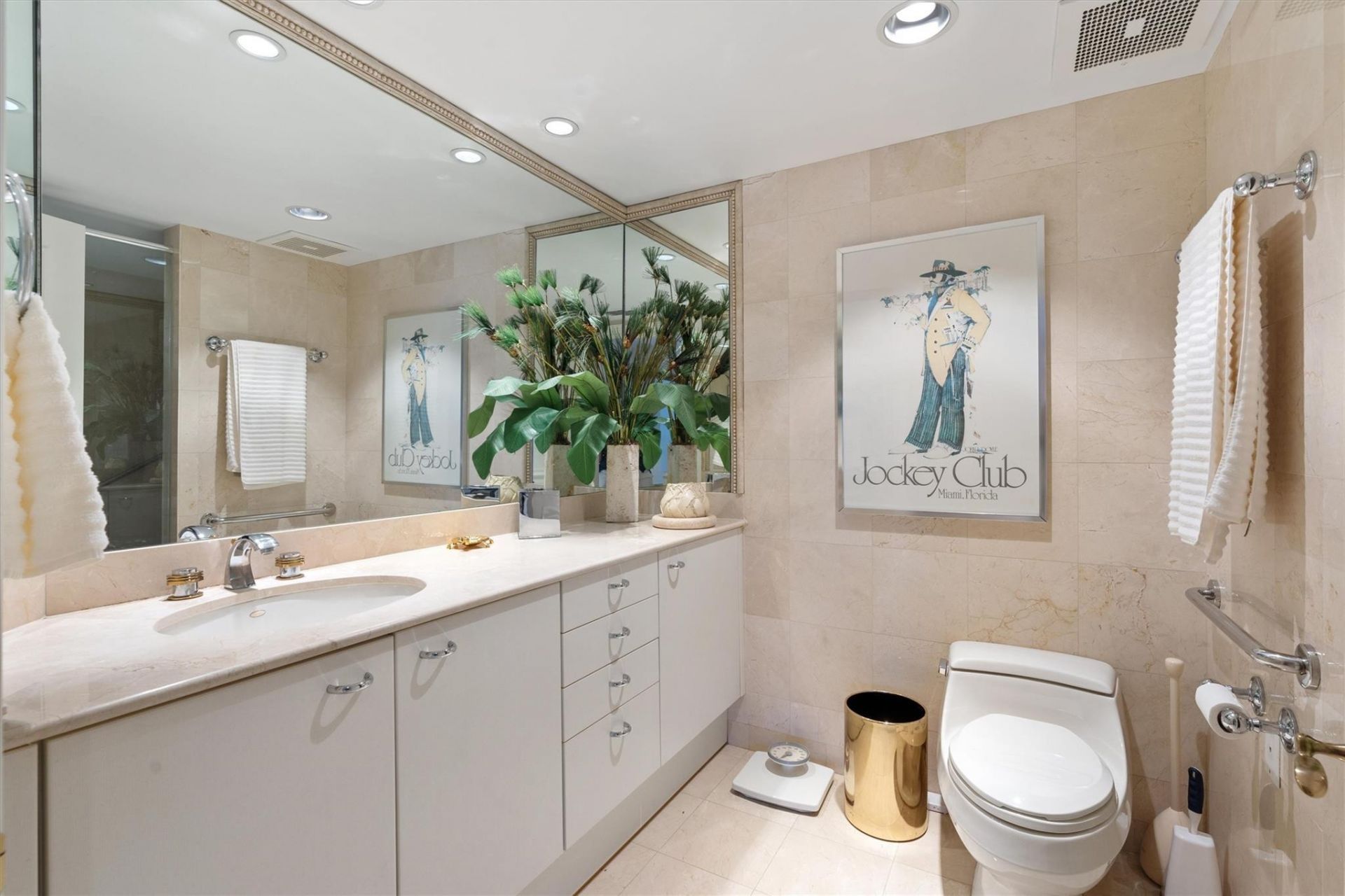 209 N Birch Road, Unit 401, Fort Lauderdale, FL 33304 Photo