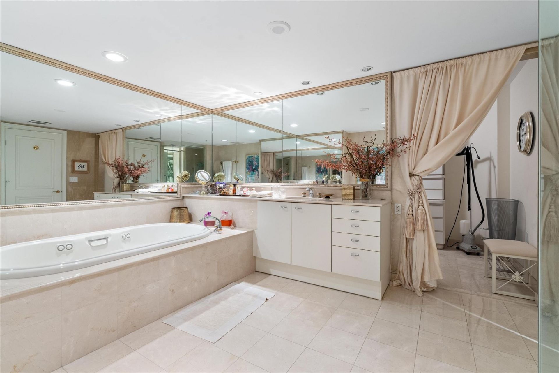 209 N Birch Road, Unit 401, Fort Lauderdale, FL 33304 Photo