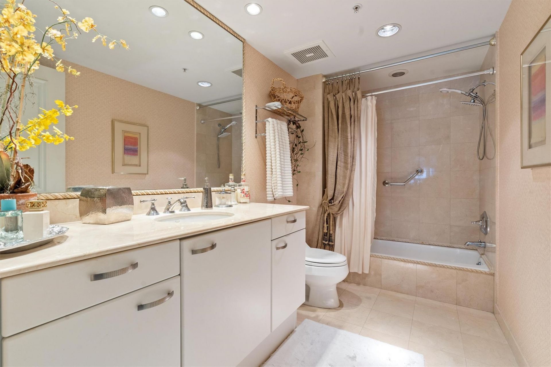 209 N Birch Road, Unit 401, Fort Lauderdale, FL 33304 Photo