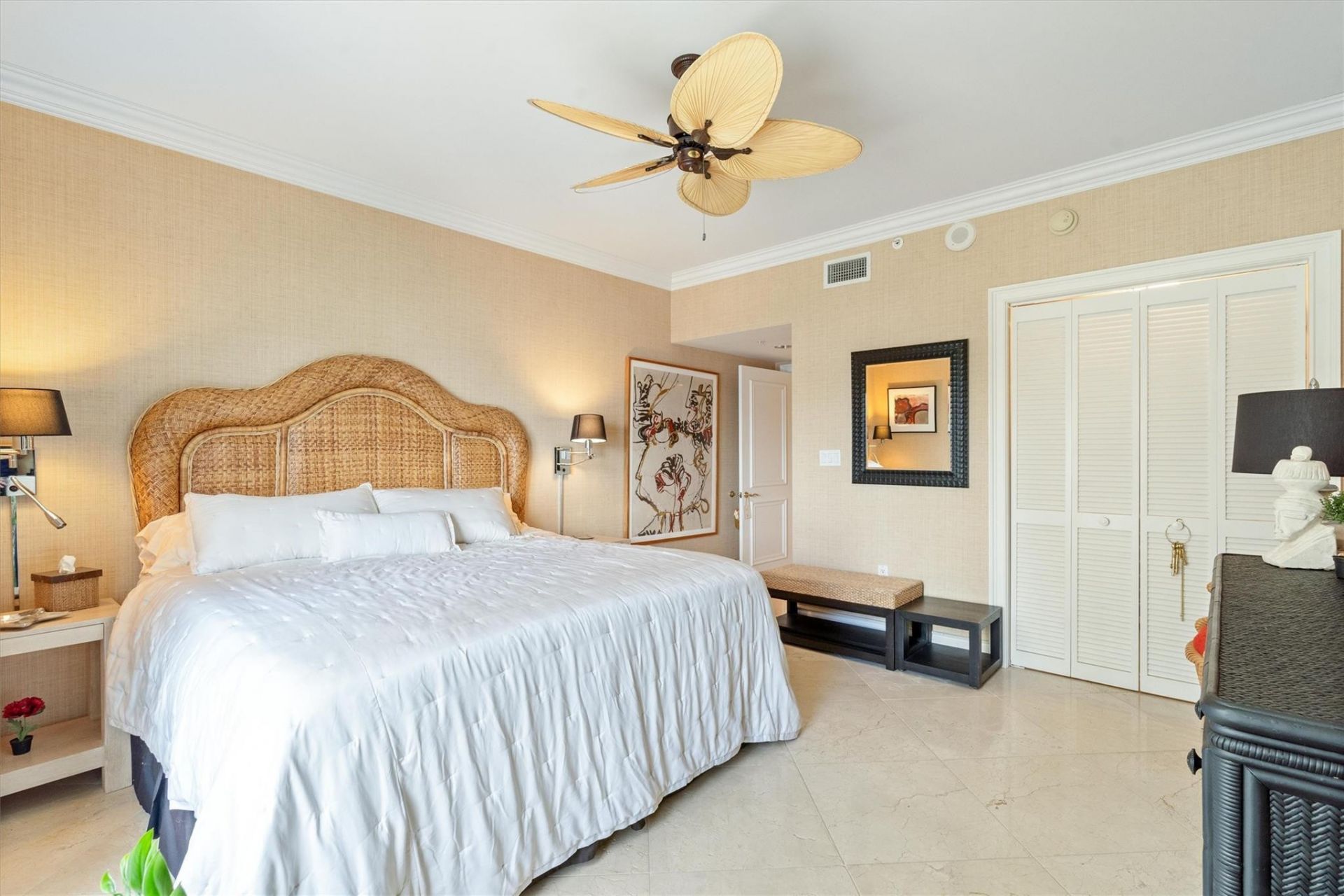 209 N Birch Road, Unit 401, Fort Lauderdale, FL 33304 Photo