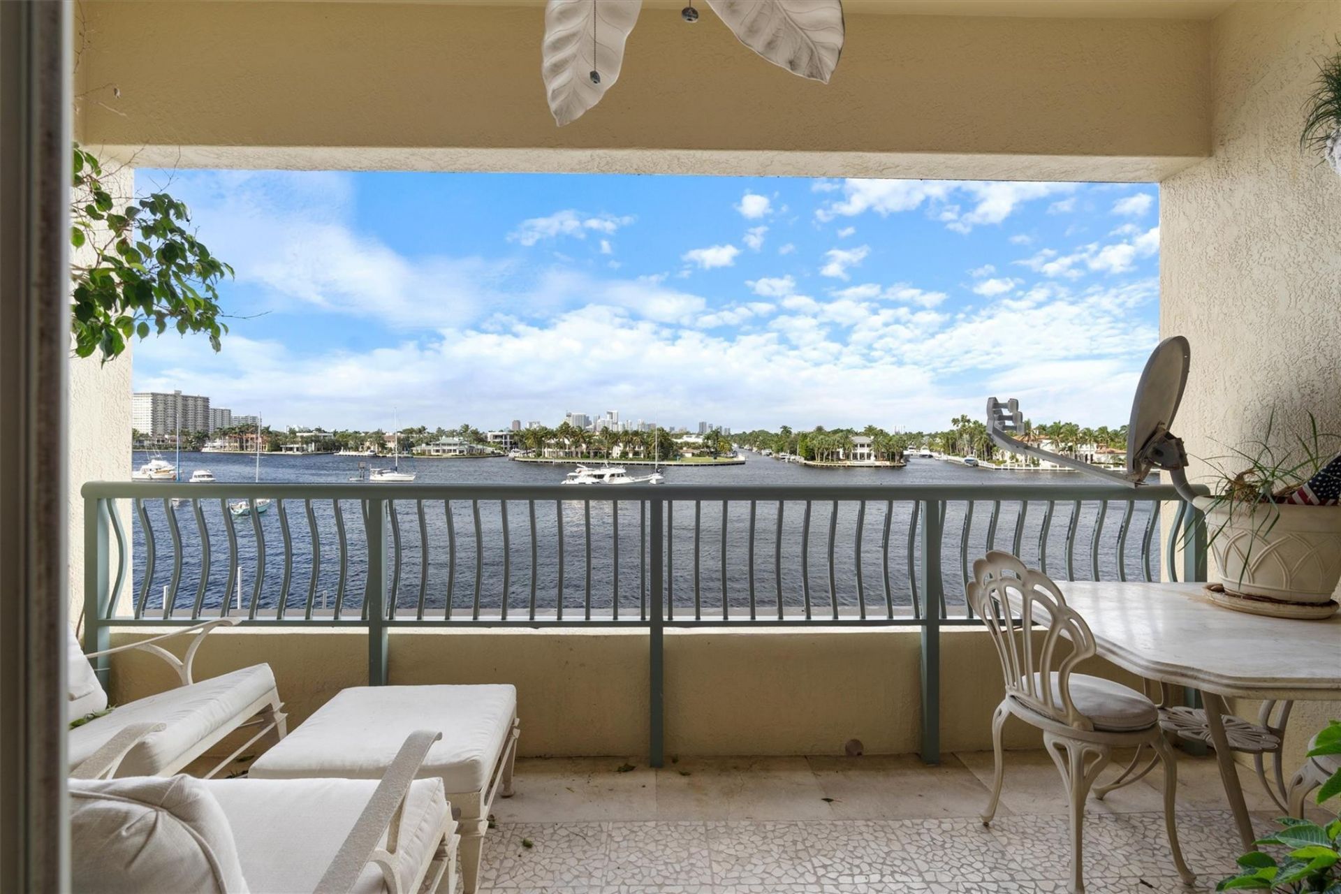 209 N Birch Road, Unit 401, Fort Lauderdale, FL 33304 Photo