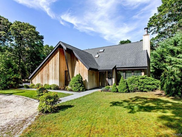6 Strathmore Court, Remsenburg, NY 11960