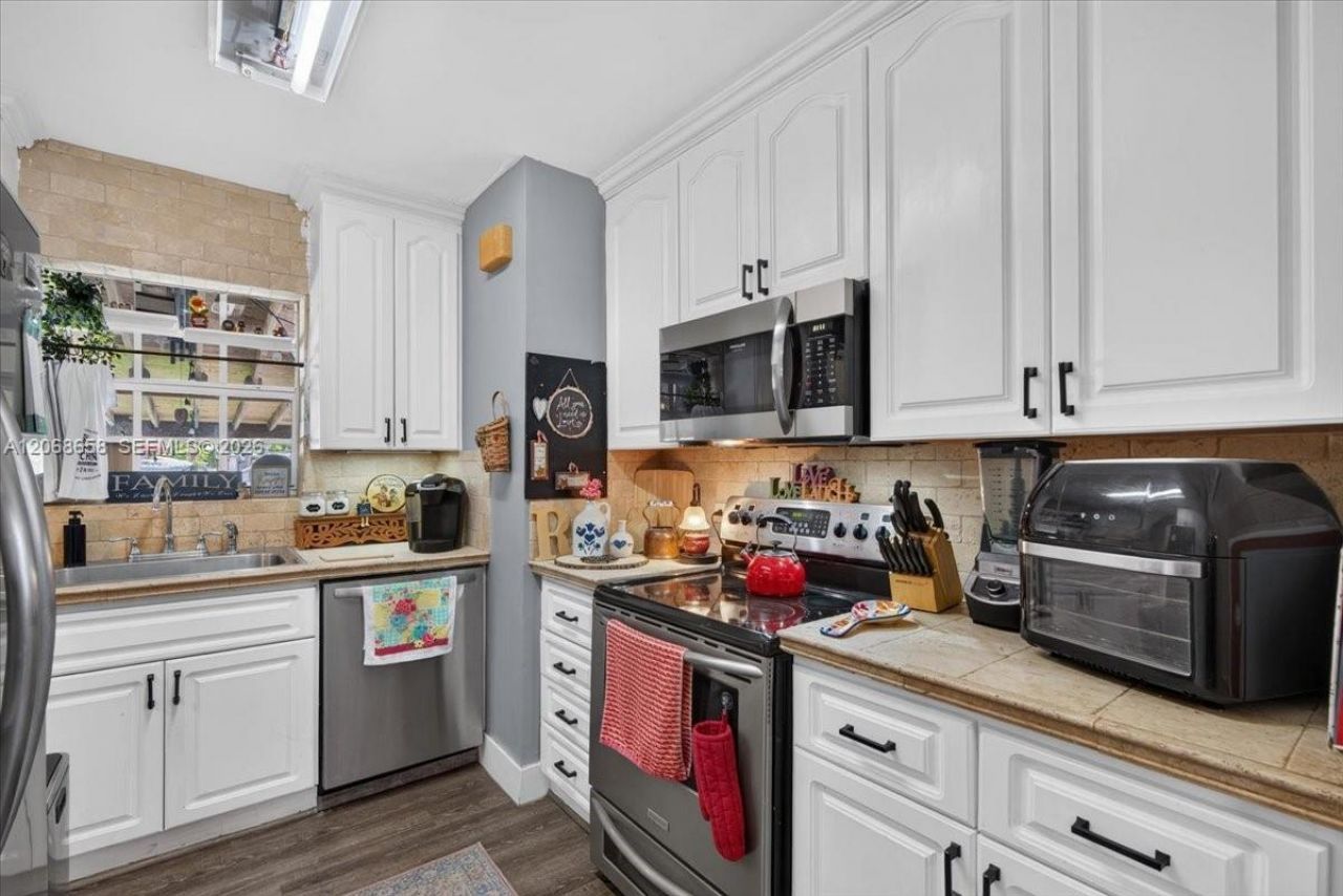 121 E 36th St, Hialeah, FL 33013 Photo
