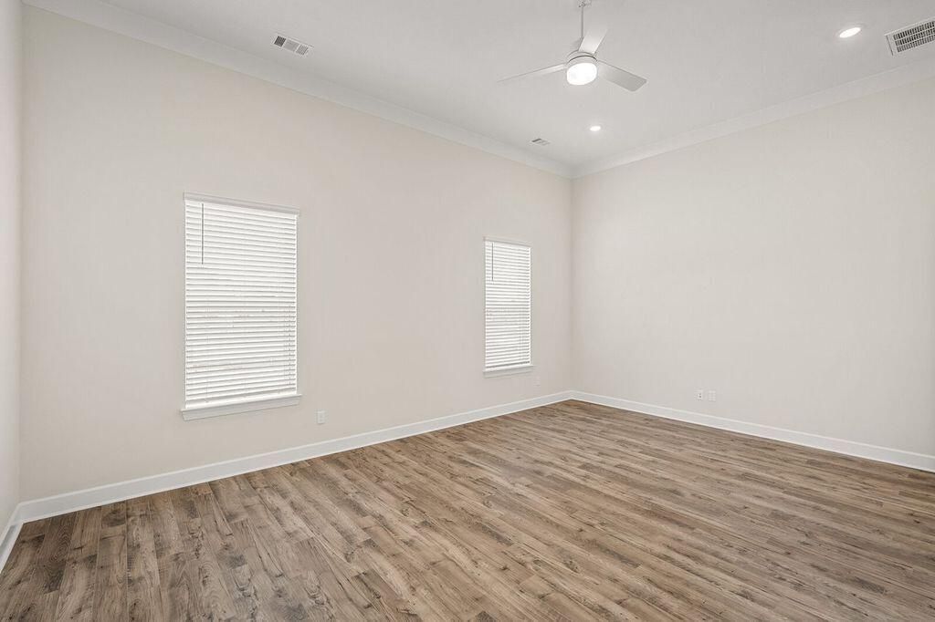 1034 Tributary Boulevard Photo 11