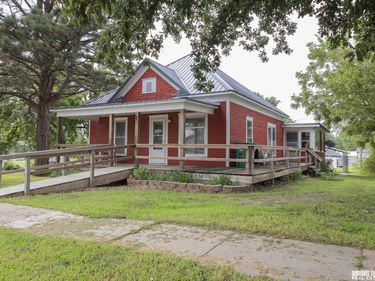 528 9th Street, Pawnee City, NE 68420