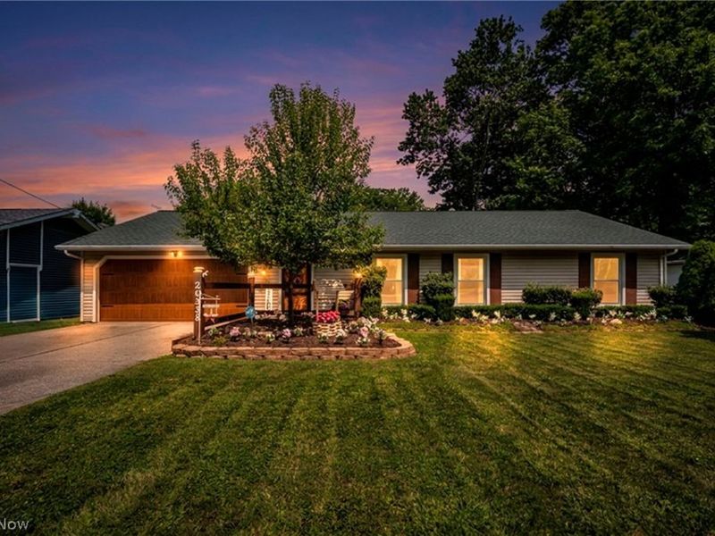 20338 Westwood Drive, Strongsville, OH 44149 Photo 2